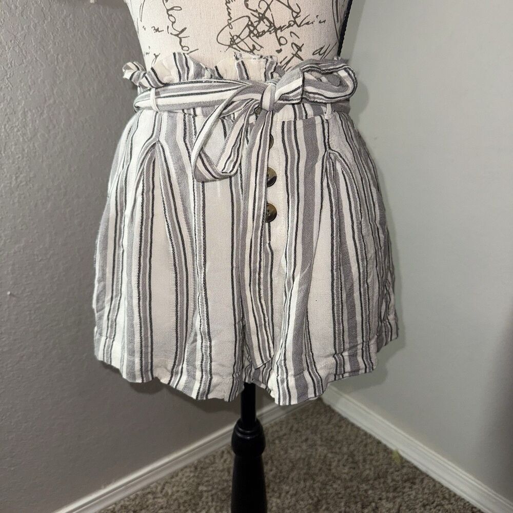 American Eagle Paperbag Striped Shorts Women's S Button Front Tie Belt